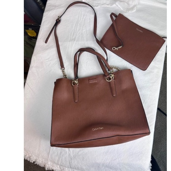 Calvin Klein Brown Tote Bag with Crossbody Strap & Pouch - Picture 1 of 16